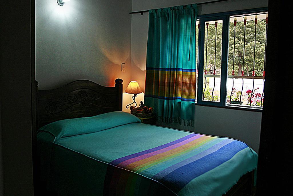 Hotel Los Geranios Duitama Chambre photo