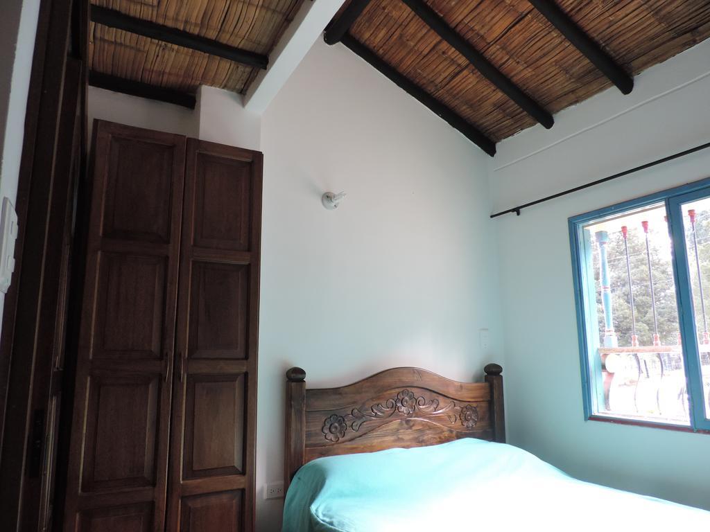 Hotel Los Geranios Duitama Chambre photo