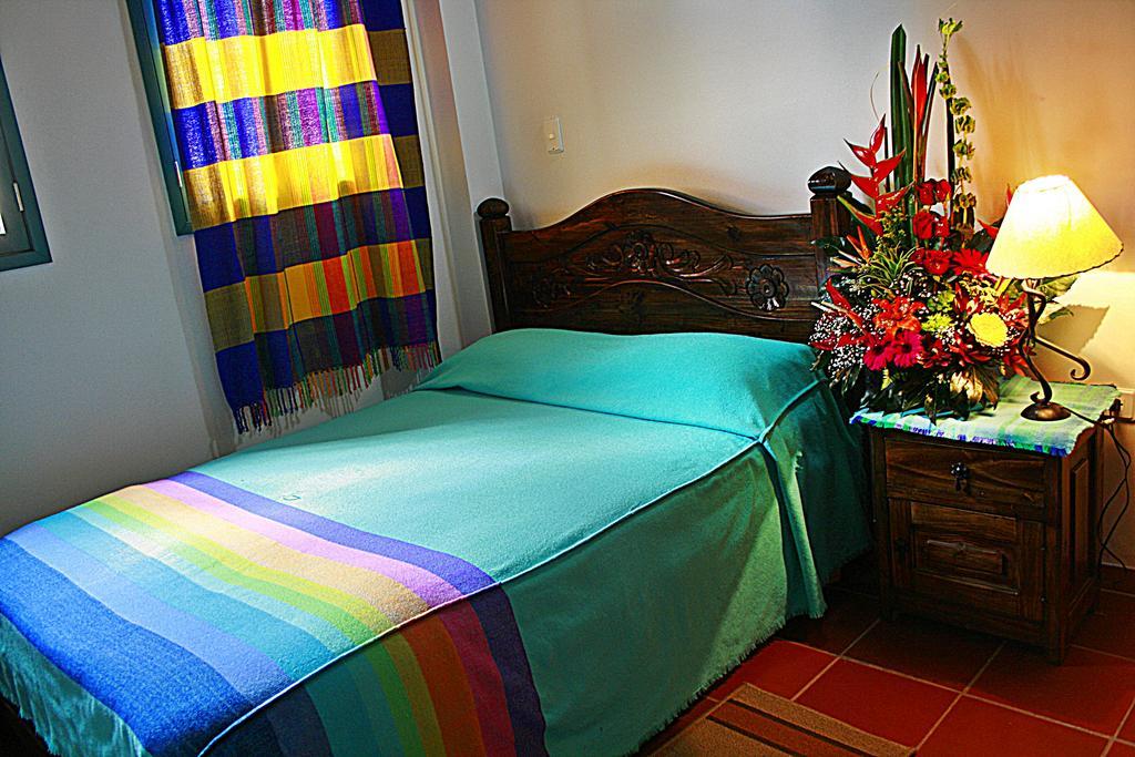 Hotel Los Geranios Duitama Extérieur photo